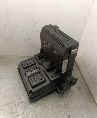 Volvo V70 Fuse module 30728542