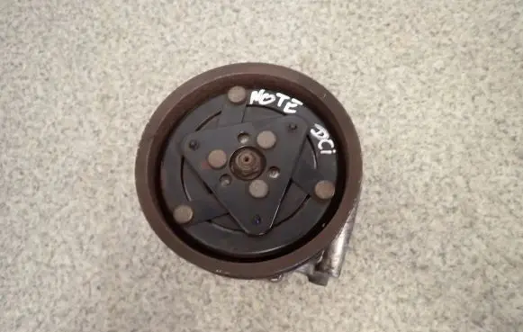 Nissan Note (E11) Air conditioning (A/C) compressor (pump) SD6V12