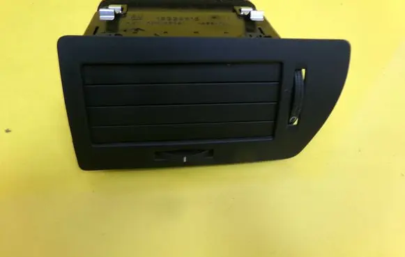 Opel Astra H Dashboard side air vent grill/cover trim 13228916