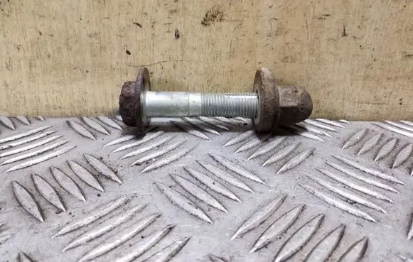 Nissan X-Trail T31 Rear suspension camber bolt 