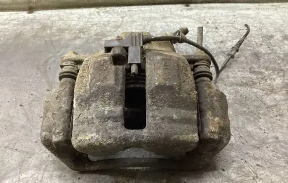 Mercedes-Benz C W203 Front brake caliper