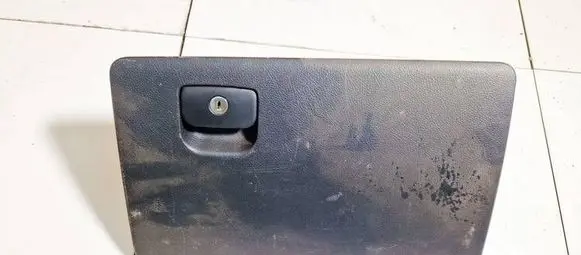 Hyundai Santa Fe Glove box 845112b000 84511-2b000