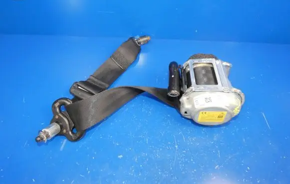 Fiat 500X Rear seatbelt