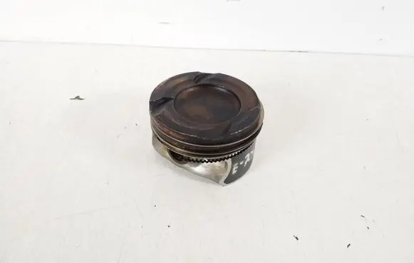 Mercedes-Benz E W213 Piston with connecting rod