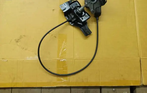 Renault Master III Spare wheel mounting bracket 572118927R