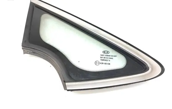 KIA Ceed Front triangle window/glass DOT184AS2M440 43R00108 TEMPEREB14