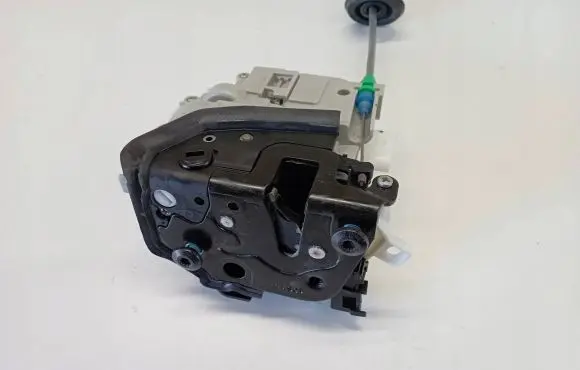 Audi A1 Rear door lock 8X0839015E