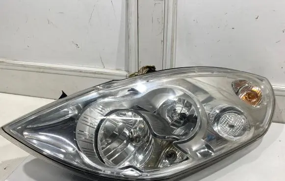 Renault Master III Headlight/headlamp 17064601 17064603 64601