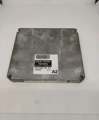 Toyota Avensis T250 Engine control unit/module 8966105A20 MB1758007383