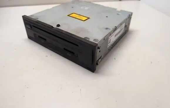 Audi A6 S6 C6 4F CD/DVD changer 4E0035666C