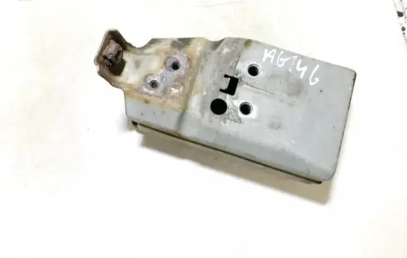 Nissan Primera Front bumper mounting bracket