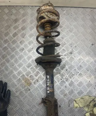 Subaru Forester SF Rear shock absorber with coil spring 