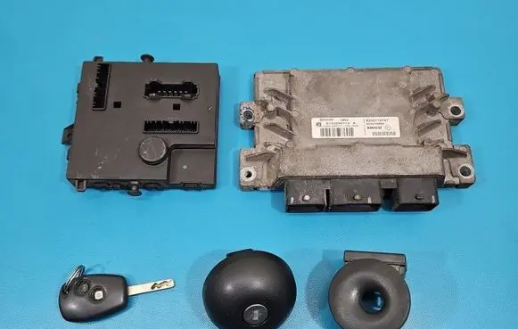 Renault Twingo II Engine control unit/module ECU 8200774747 IMPRK1546225