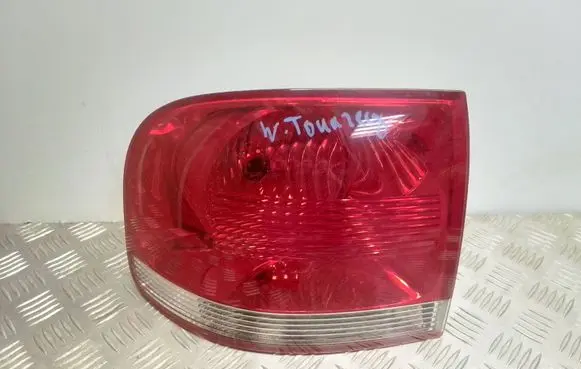 Volkswagen Touareg I Rear/tail lights 7L6945095K
