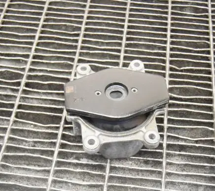 Jaguar I-Pace Engine mount bracket J9D37M121AD