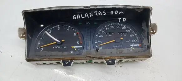 Mitsubishi Galant Speedometer (instrument cluster) MB521506 2578001173