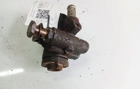 Volkswagen Golf III Power steering pump 1H0422155E