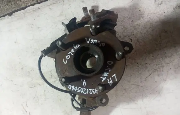 Toyota Corolla Verso AR10 Front wheel hub spindle knuckle 4321205060