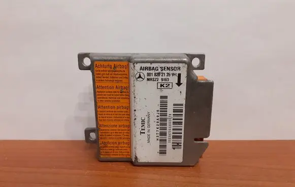 Mercedes-Benz E W210 Airbag control unit/module 0018202126 5677