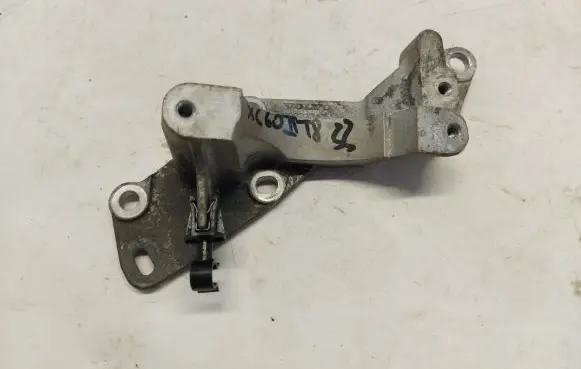 Volvo XC60 Water pump 32222347