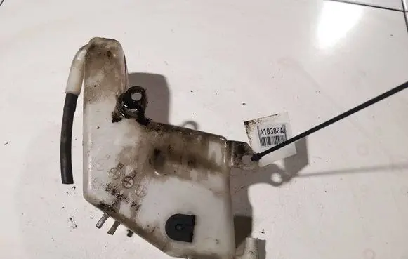 Honda Civic Windshield washer fluid reservoir/tank 191415r