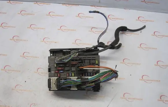 Peugeot 3008 II Fuse box set 9675877980