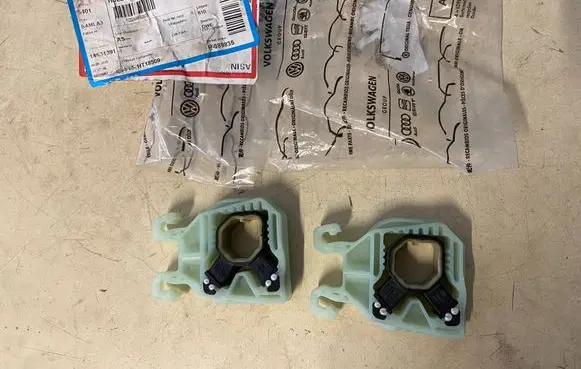 Skoda Karoq Radiator mount bracket 5Q0121367G 5Q0121367F