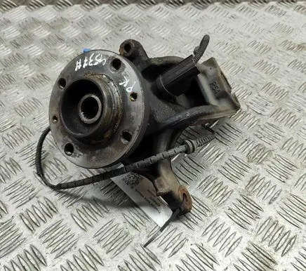 Peugeot 2008 I Front wheel hub 1607557480