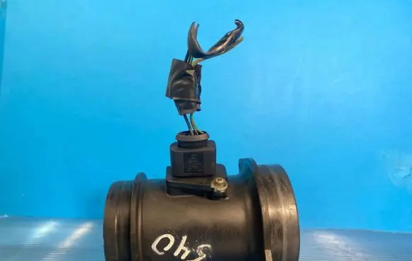 Audi A6 S6 C6 4F Mass air flow meter 1J0973705