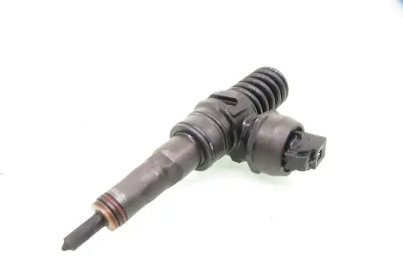 Skoda Superb B5 (3U) Fuel injector 0414720037 038130073AJ
