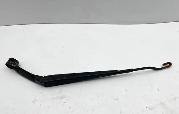 Toyota Land Cruiser (J120) Front wiper blade arm