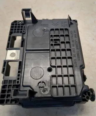 Peugeot 207 Fuse module 9664997780