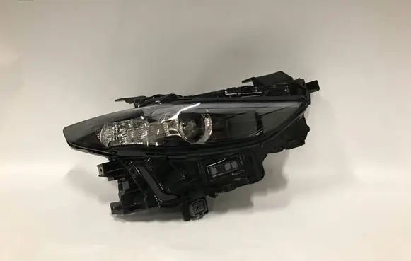 Mazda 3 Headlight/headlamp BHRA67890 7L2352400081 W003T37871