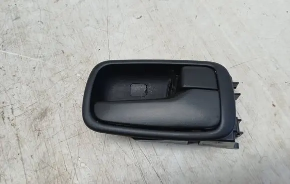 Mitsubishi Outlander Front door interior handle