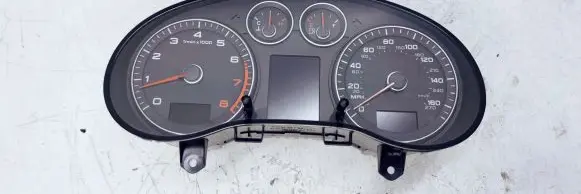 Audi A3 S3 8P Speedometer (instrument cluster) 8P0920982G