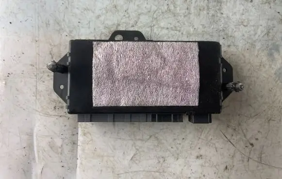 Chrysler 300 - 300C Door control unit/module P56038722ao