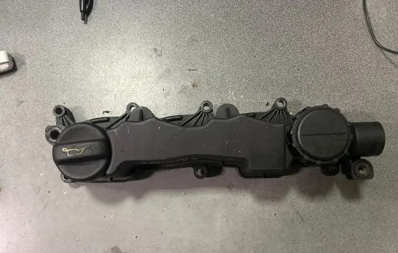Peugeot 307 Rocker cam cover 9651815680 993760 M0RT0V