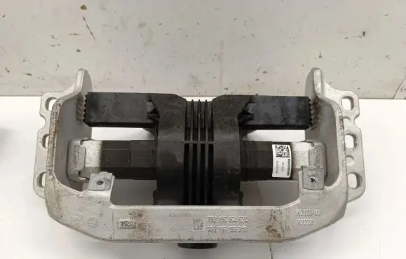 Mercedes-Benz E W214 Gearbox mounting bracket A2142401600