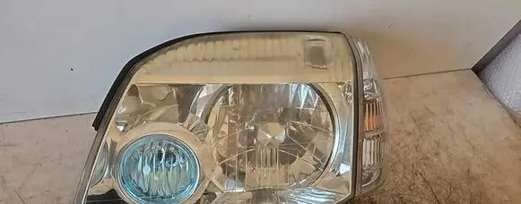 Nissan X-Trail T30 Headlight/headlamp