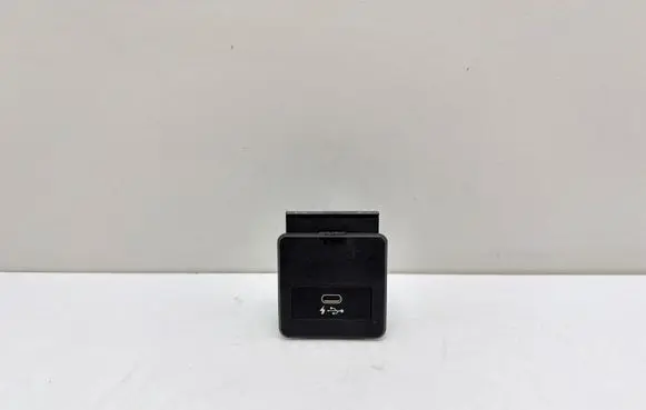BMW 1 F40 USB socket connector 8711939