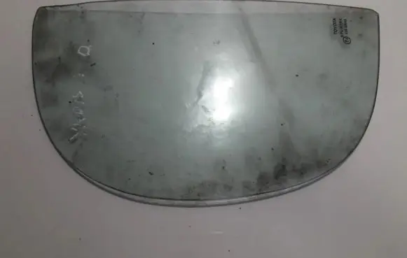 Opel Astra G Rear vent window glass 