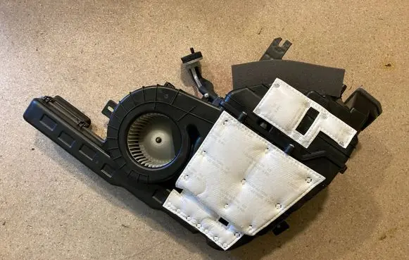 KIA Sorento IV Interior heater climate box assembly 97945B8000
