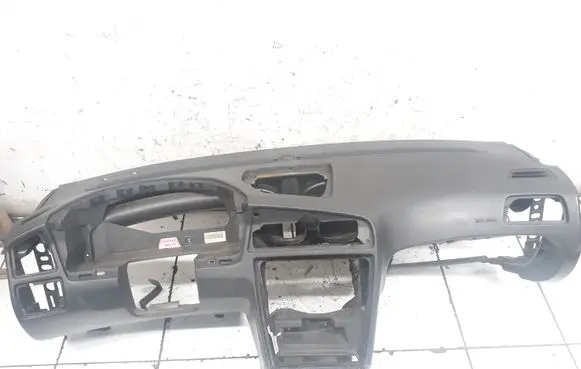 Volvo S60 Dashboard 9191928 9177707 G2304A1580034