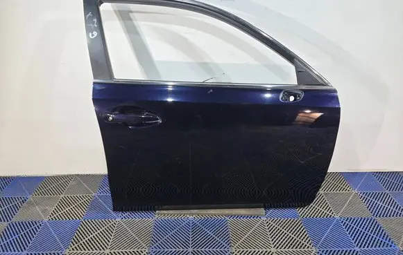 Lexus CT 200H Front door 