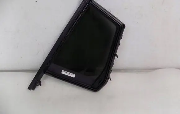 BMW 3 G20 G21 Rear vent window glass 17910311