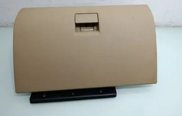 Hummer H3 Glove box