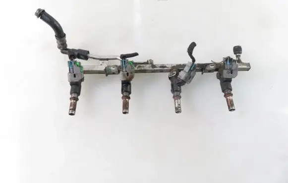 Opel Zafira B Fuel main line pipe 25380933 55559375