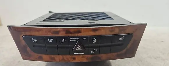 Mercedes-Benz E W211 CD/DVD changer A2116800552