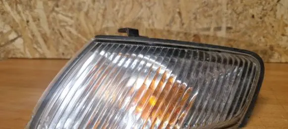 Mazda 626 Front indicator light 21061822