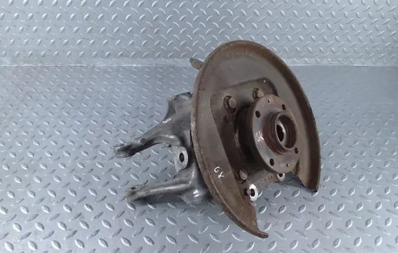 Rear wheel hub